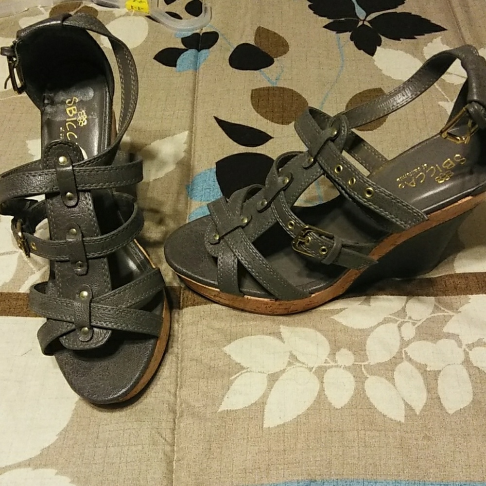 Sbicca pair of 8 1/2 wide